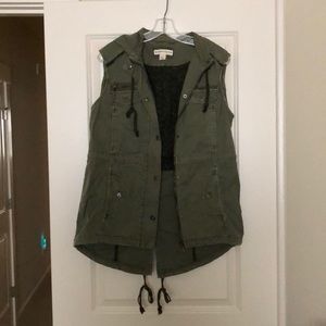 Army color vest w/ hood